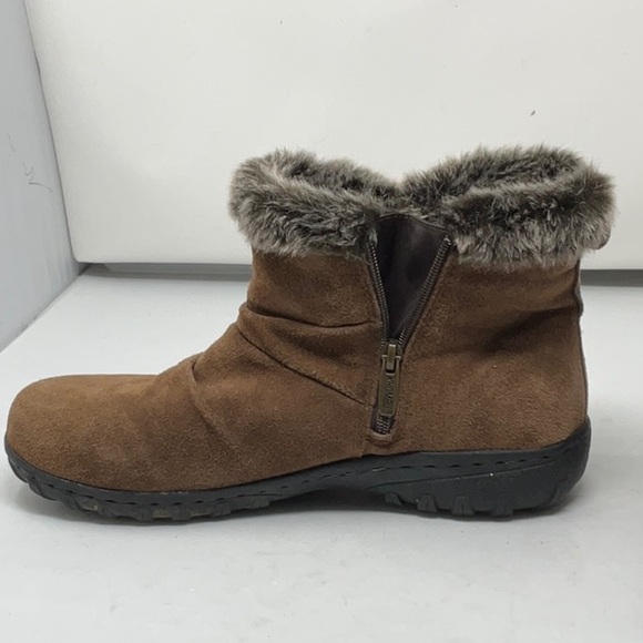 Khombu ladies faux fur topped suede ankle boots, size 10 - Picture 3 of 7